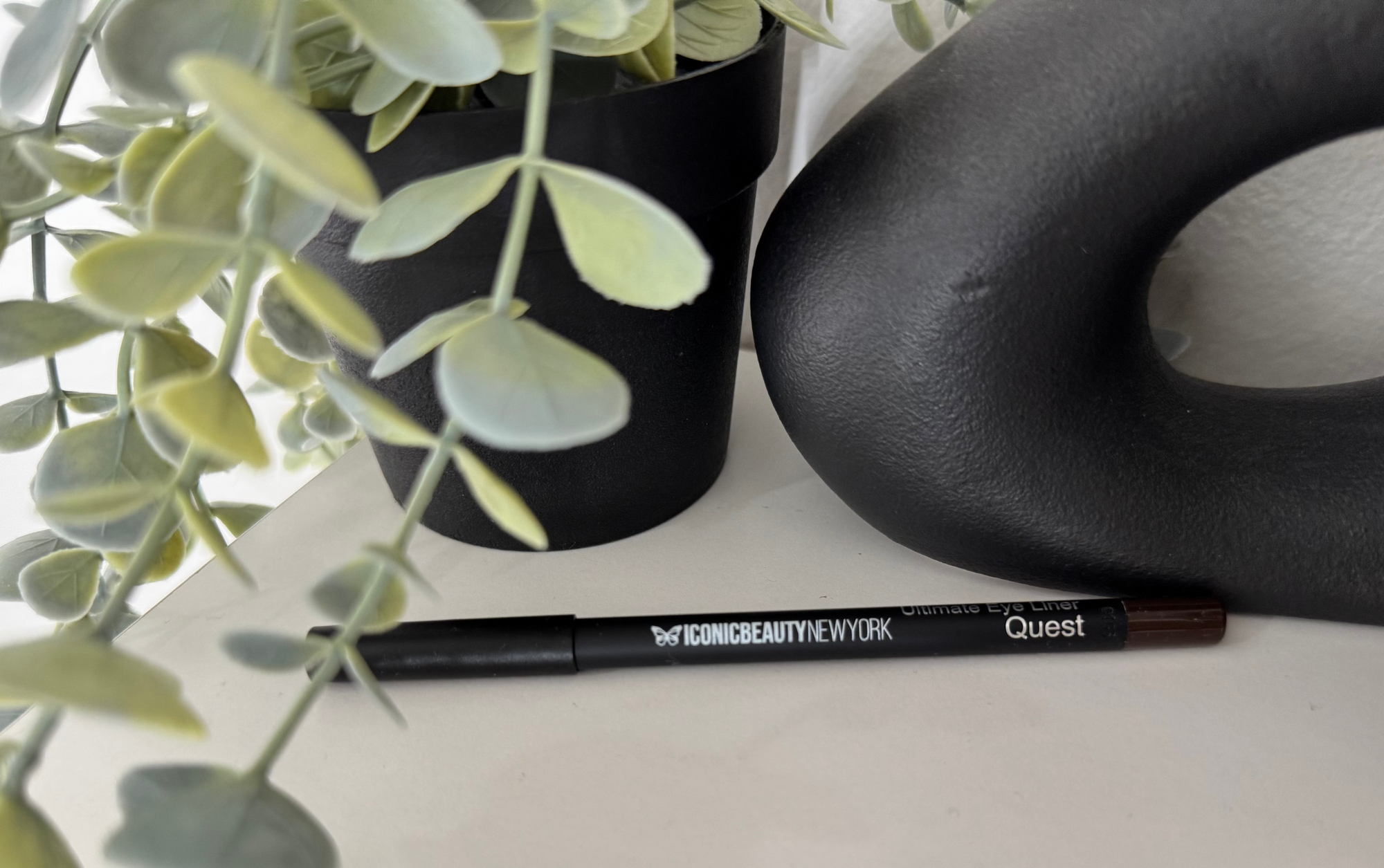 IBNY EYE LINER- QUEST