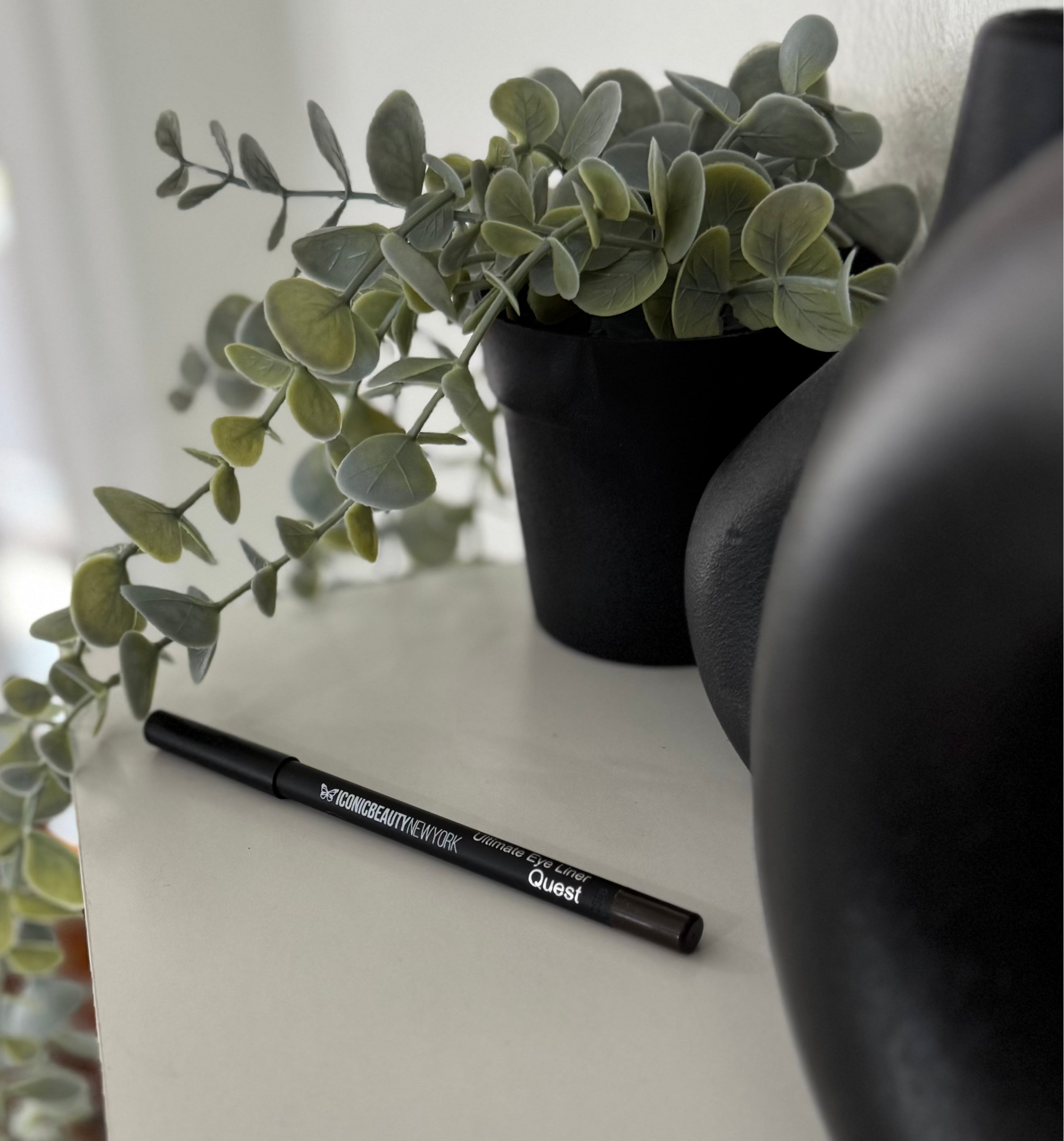 IBNY EYE LINER- QUEST