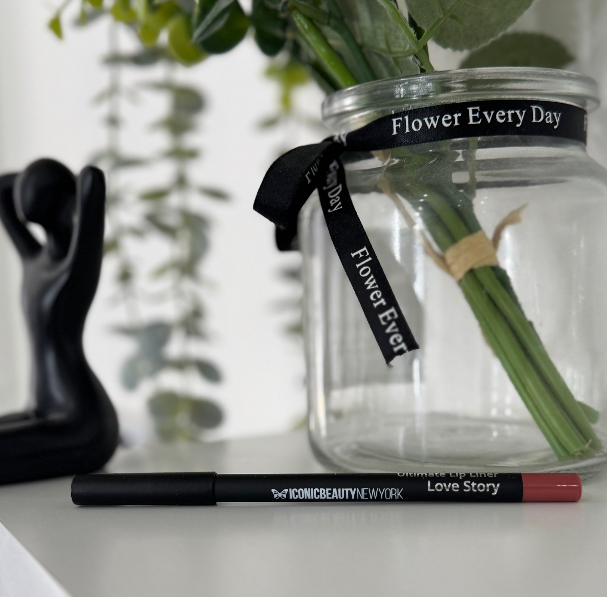 IBNY LIP LINER- LOVE STORY