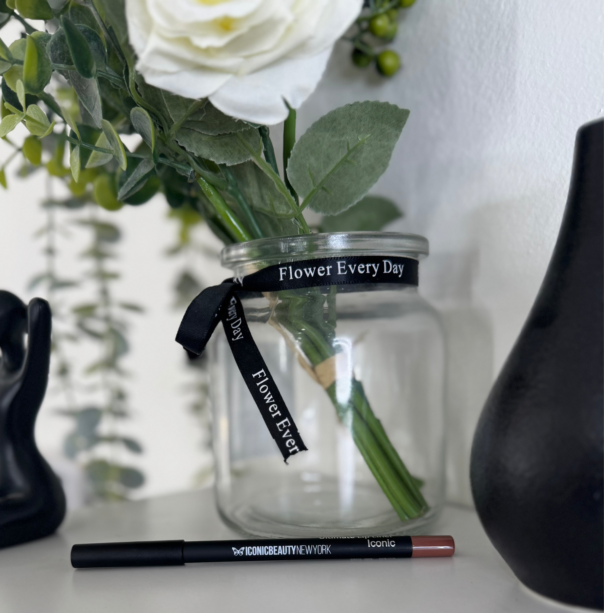 IBNY LIP LINER- ICONIC