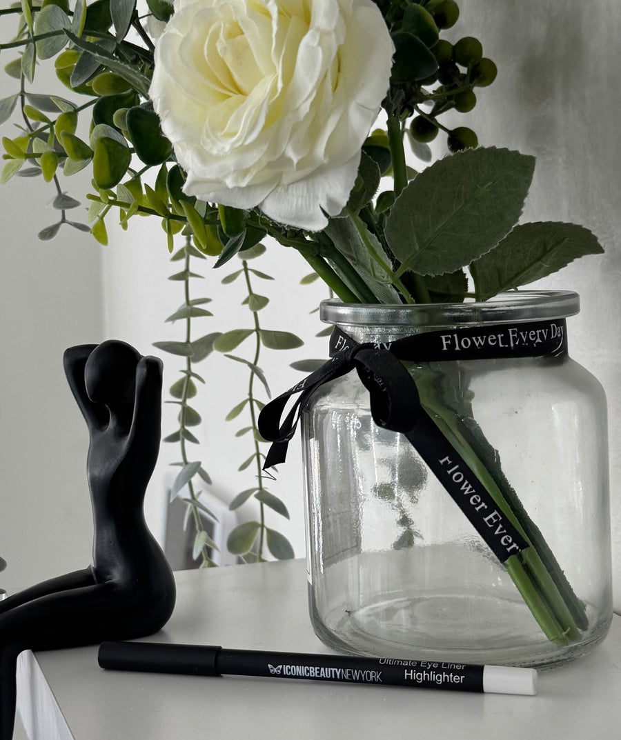 IBNY EYE LINER - HIGHLIGHTER